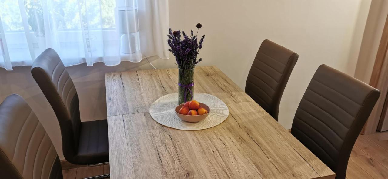 Dalia Apartman Тихани Екстериор снимка