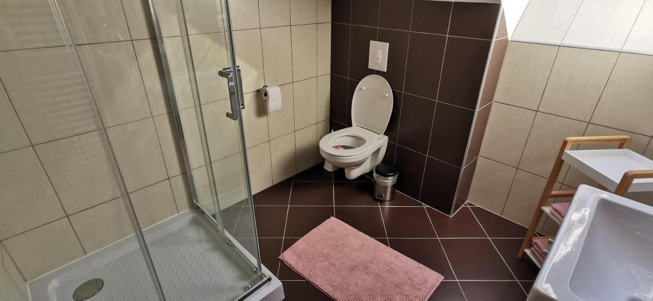 Dalia Apartman Тихани Екстериор снимка