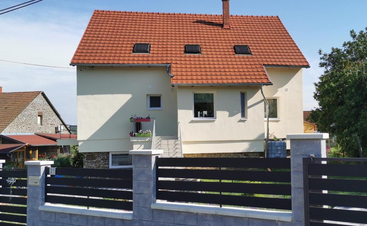 Dalia Apartman Тихани Екстериор снимка